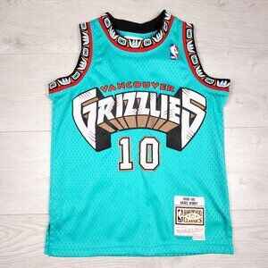 Mitchell and Ness Mike Bibby Vancouver Grizzlies Throwback Jersey. Size 8 (Kids)